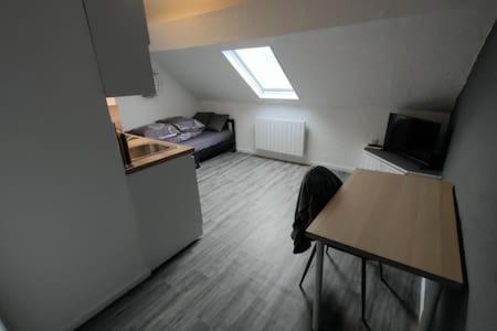 Studio "Sous Les Toits", Proche Hyper Centre Et Commerces ! Valenciennes Ngoại thất bức ảnh